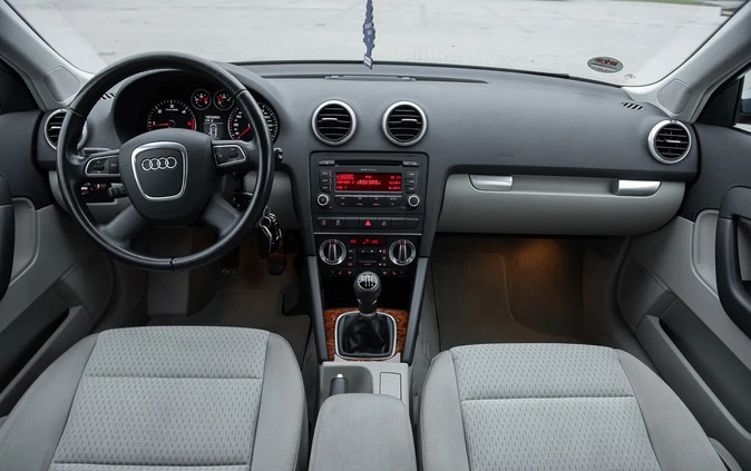Audi A3 cena 31000 przebieg: 262122, rok produkcji 2010 z Jedlicze małe 379